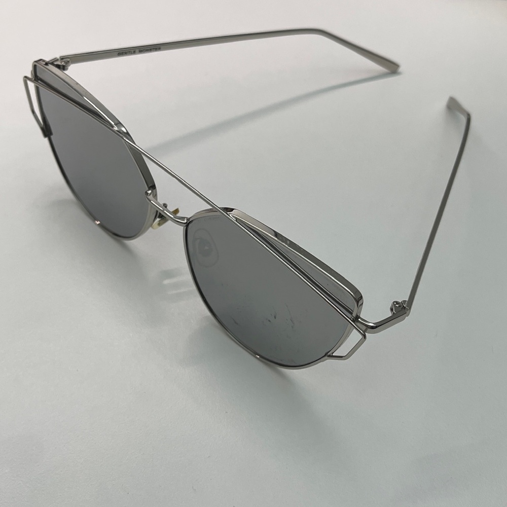 Gentle Monster Love punch Silver tone cat eye mirrored Col.2 Sunglasses